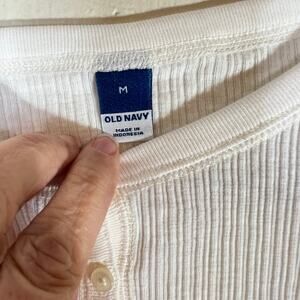 Old Navy Henley Sz Medium White Lettuce Hem Elena Gilbert TVD Y2K Bella Swan